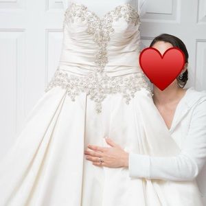 Allure Bridals style 9003